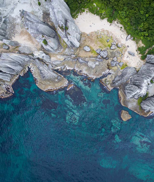 百色の青森　下北半島